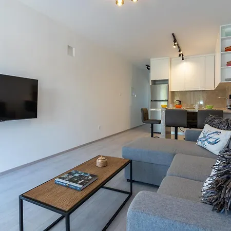 Modern One - Bedroom At Lighthouse - Paphos *