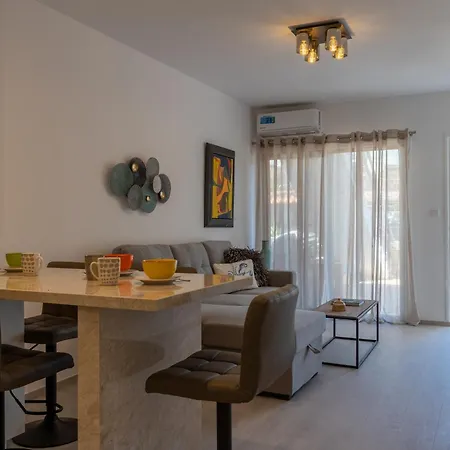 Apartment Modern One - Bedroom At Lighthouse - Paphos *