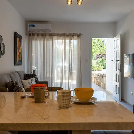 Apartment Modern One - Bedroom At Lighthouse - Paphos *
