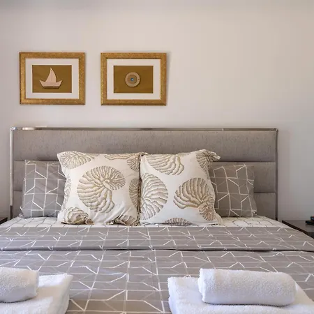 Modern One - Bedroom At Lighthouse - Paphos